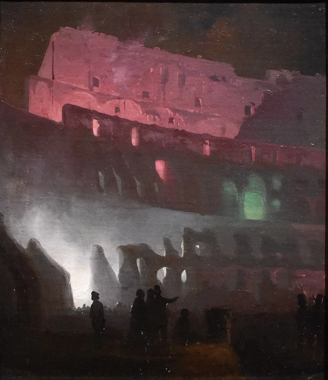 Olosseo illuminato a fuochi di bengala